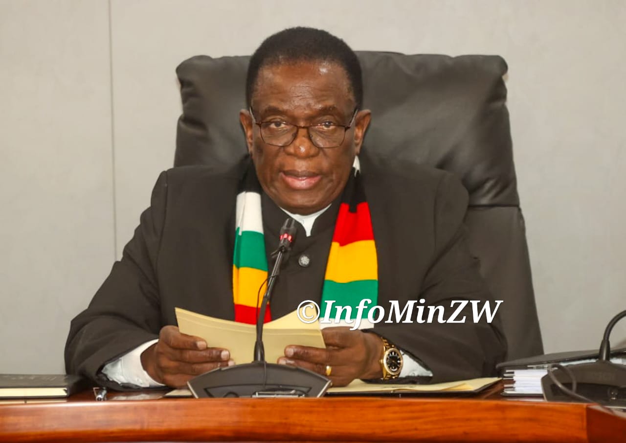 President Mnangagwa chairs first Cabinet session.